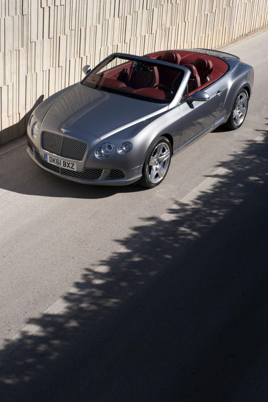  Bentley Continental GTC 2011 года  (фото 30 из 167)